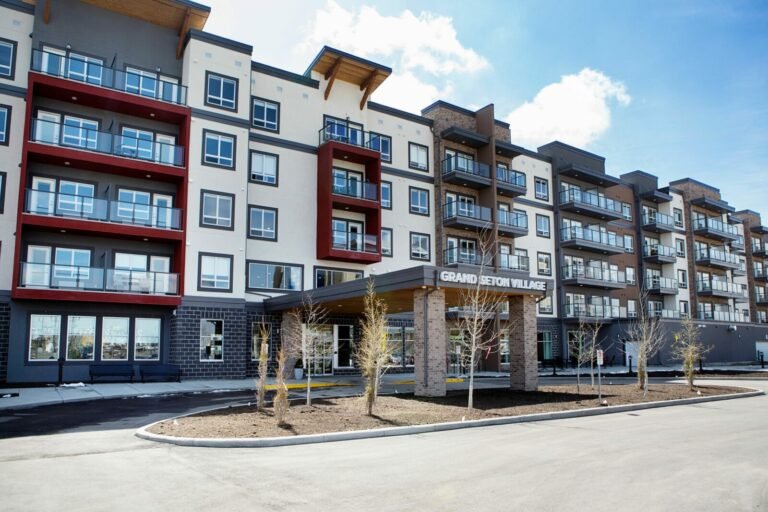 Grand Seton Village